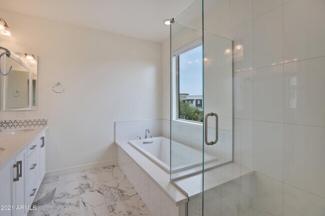 Building Photo - 7358 E Casitas Del Rio Dr