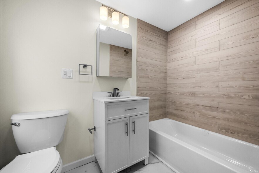 Building Photo - 346 Bennett St