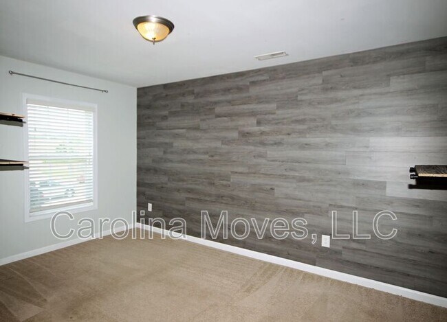 Building Photo - 689 Flintrock Dr