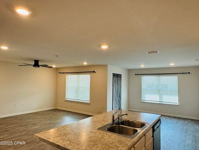 Building Photo - 4011 Silver Spur Rd