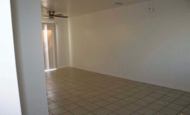 Building Photo - 3811 Oregon St