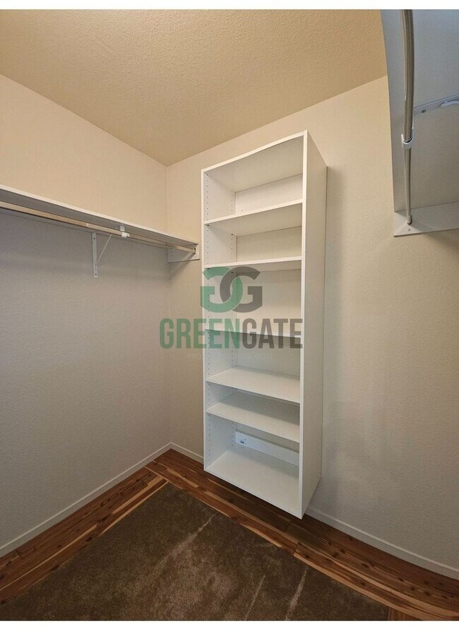 Building Photo - Charming 3 Bedroom 2 Bath Condo in TRACY! ...