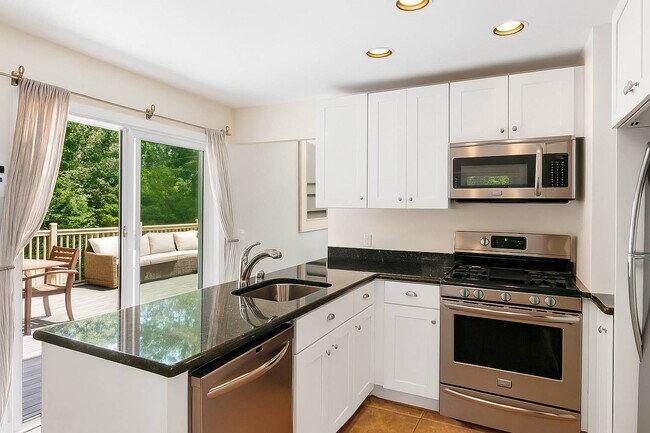 Building Photo - 636 Stephen Hands Path