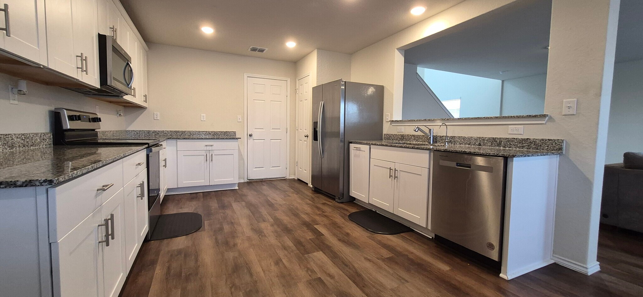 Building Photo - 5819 Rolling Gln