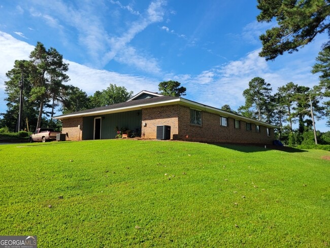 Primary Photo - 424 GA Hwy 211