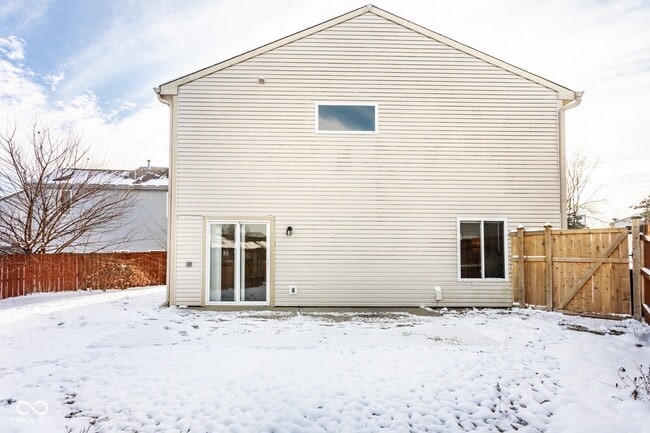 Building Photo - 700 Mountain Pine Dr