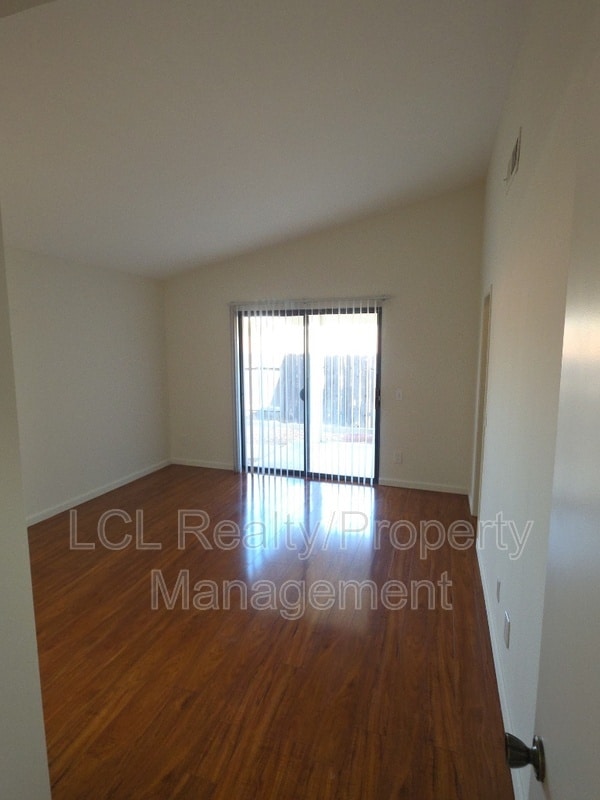 Building Photo - 28235 Encino Dr