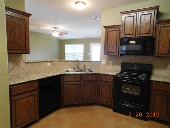 Building Photo - 3202 Rockwall Dr