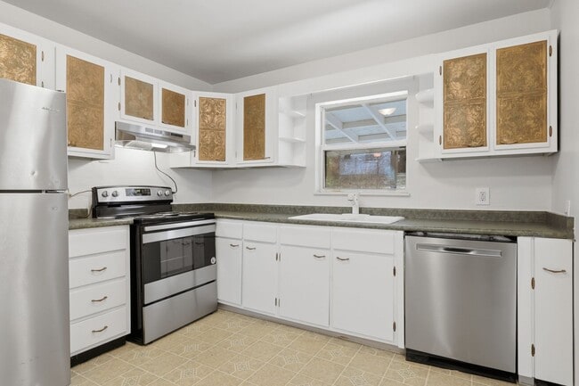 Building Photo - 3 Bed 1 bath Home in Downtown Castle Rock!