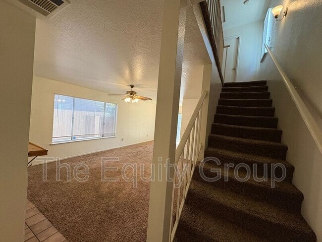 Building Photo - 2408 W Packwood Dr