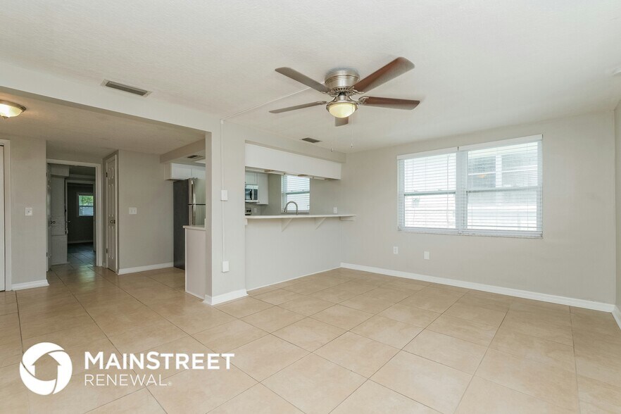 Building Photo - 5700 Thrush Dr