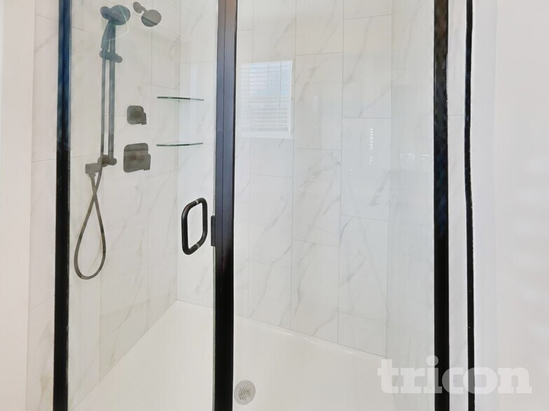 Building Photo - 520 Kingwood Ln