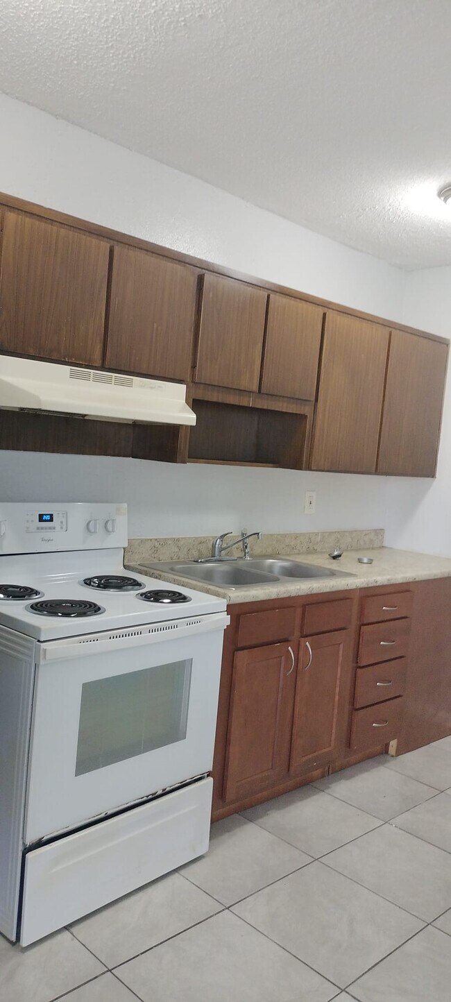 67016801 N Main St 67016801 N Main St Jacksonville FL 32208