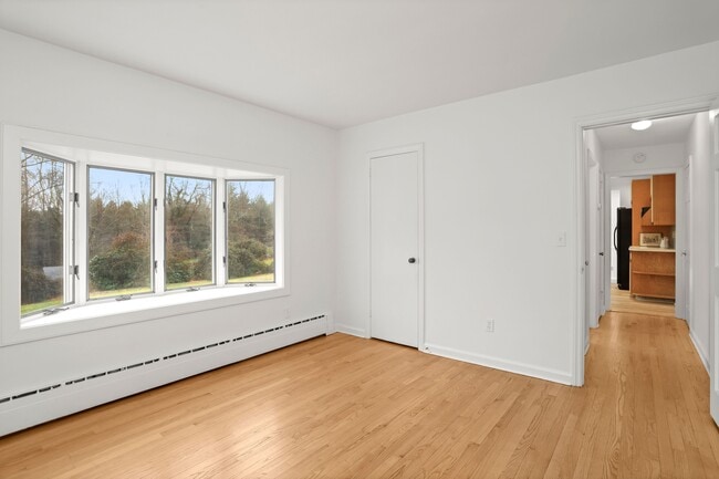 Building Photo - 148 Old Mill Rd