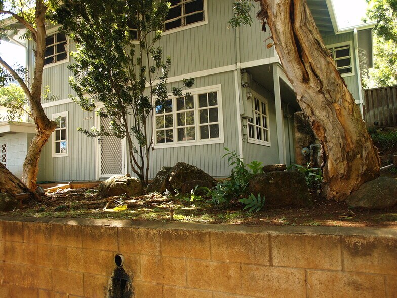 Building Photo - 2640 Ipulei Pl