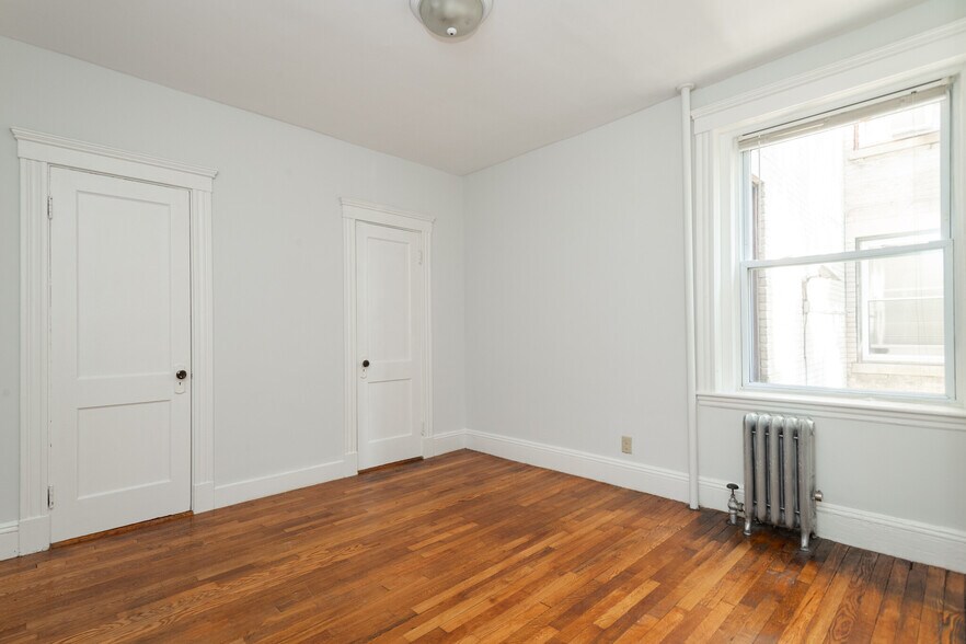 Building Photo - 49 Worthington St