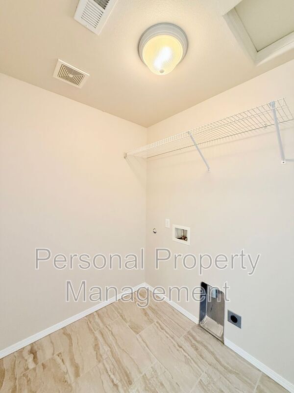 Building Photo - 13024 NE 26th St