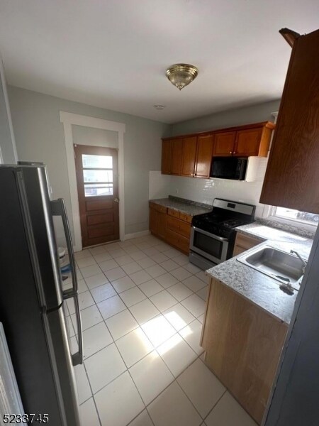 Building Photo - 32 Rosehill Pl