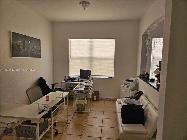 Building Photo - 1522 SE 16th Ave