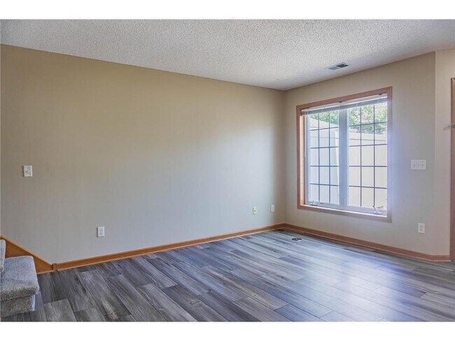 Building Photo - 1236 Heather Ln