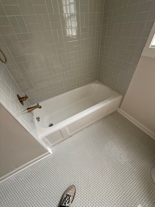 Building Photo - 117 Preston Ave