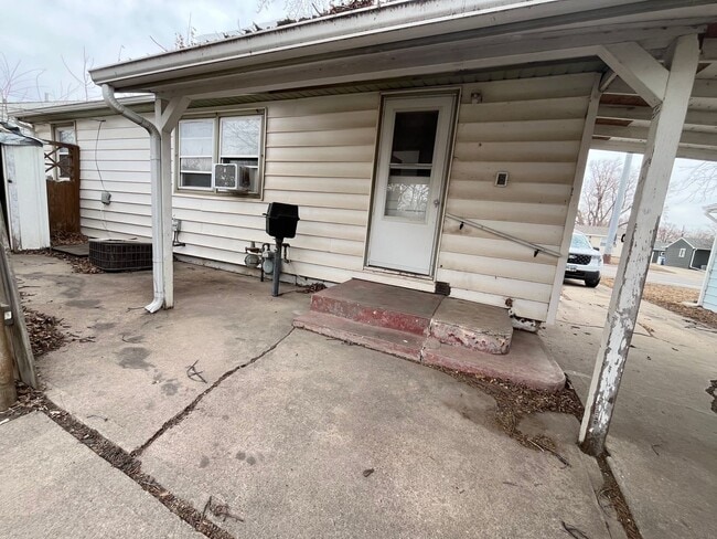 Building Photo - 2 Bed/1 Bath Ranch Home For Rent!