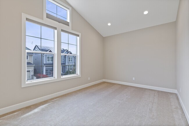 Building Photo - 15430 NW Delia St