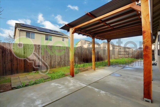 Building Photo - 5584 Harcrest Dr