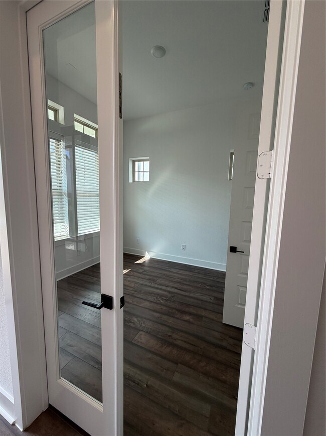 Building Photo - 6606 Capstone Oak Ave