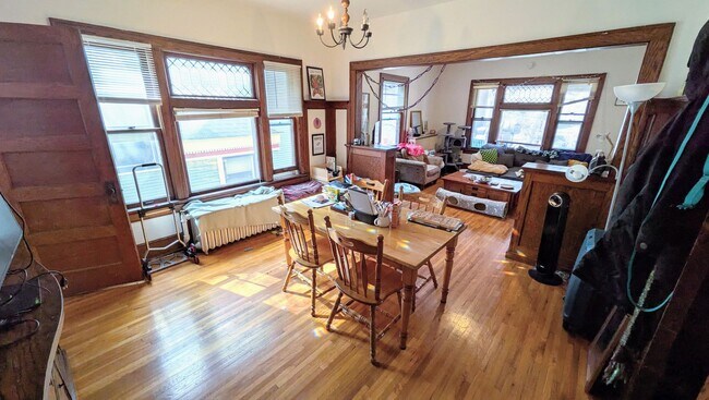 Building Photo - 2 Bedroom Apartment in Prospect Park - Available September 1st!