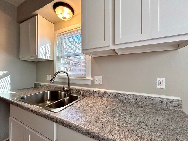 Building Photo - 297 W Larch Ave