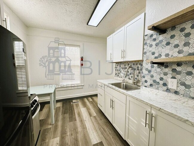Building Photo - 427-431 E. Bijou St.