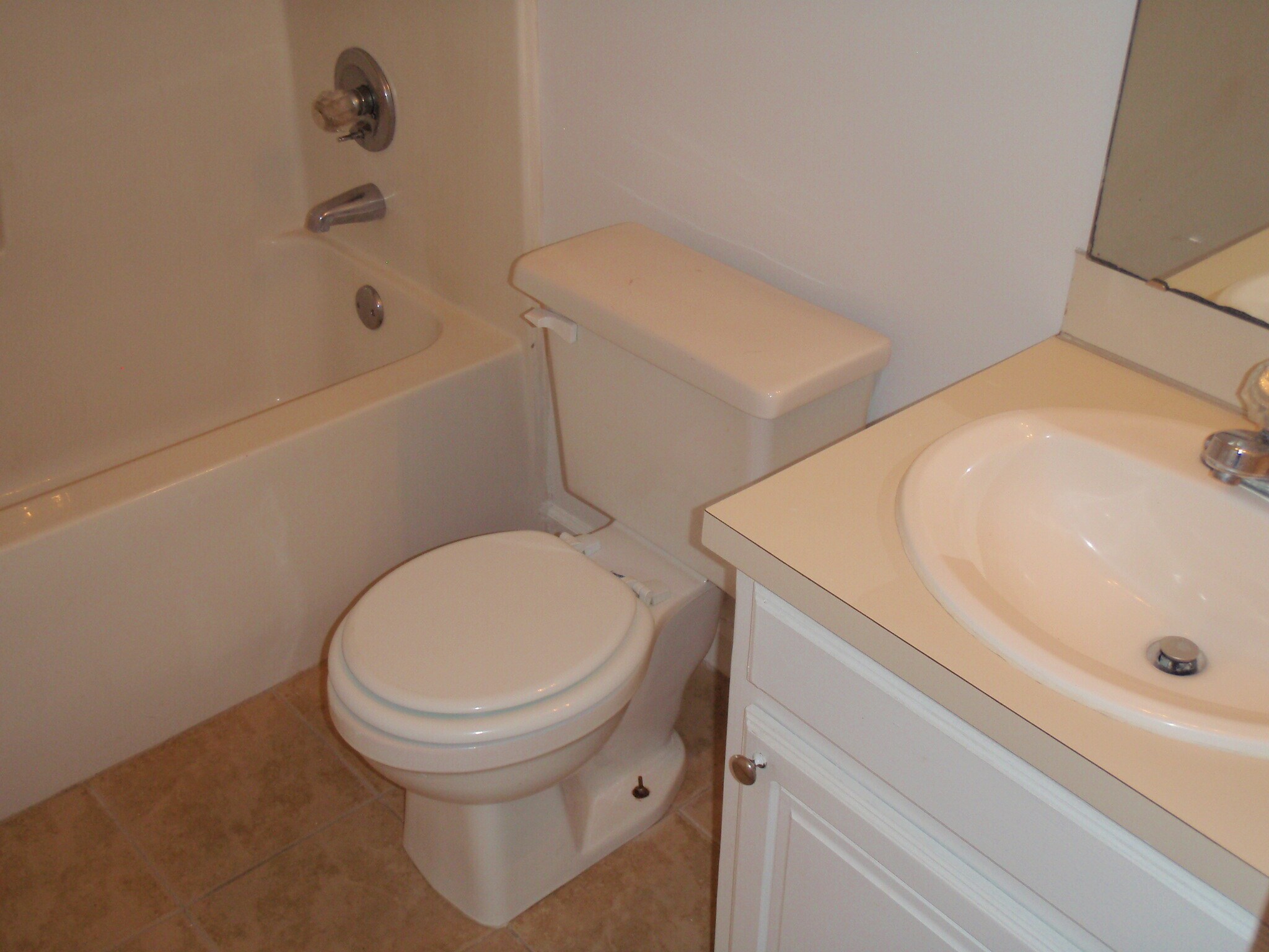Master bath - 560 Snow Hill St