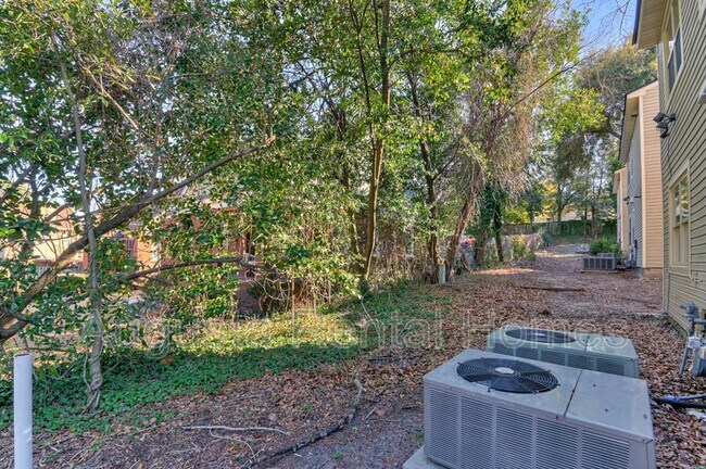 Building Photo - 1402 Johns Rd