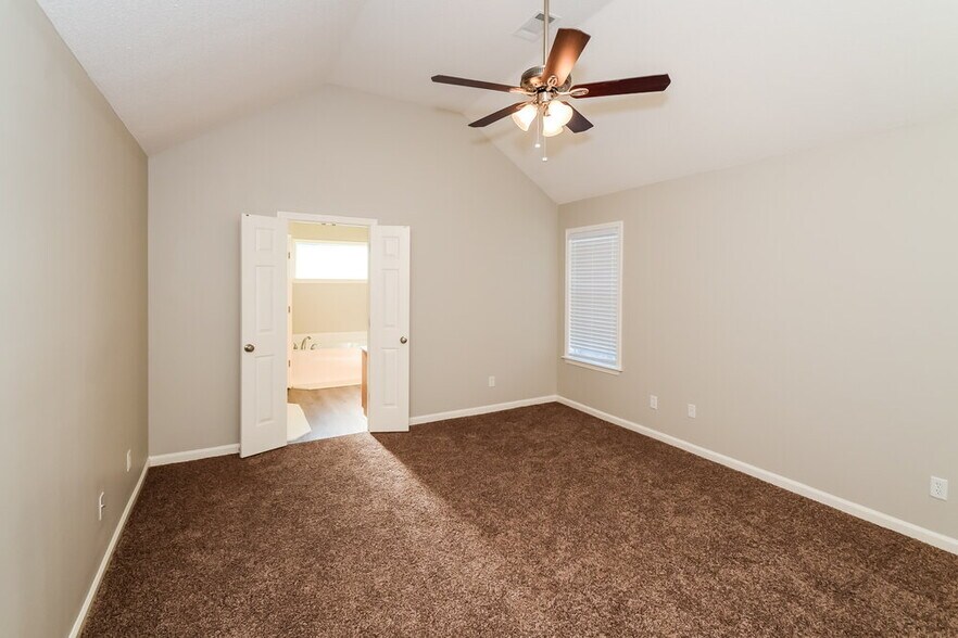 Building Photo - 1303 Chatman Way