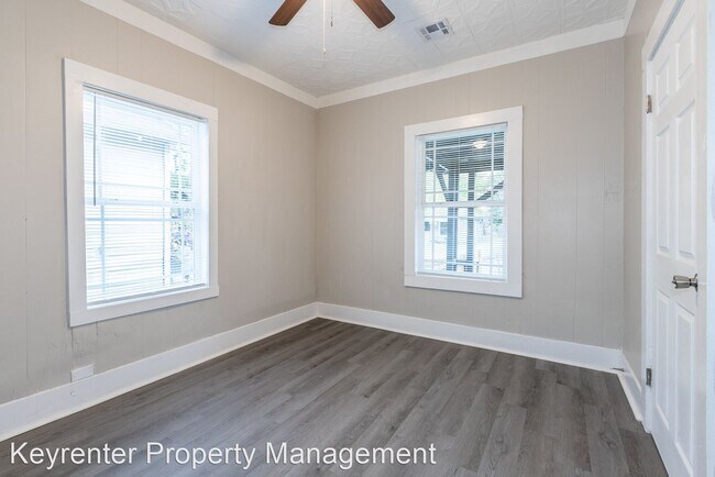 Building Photo - 3 br, 1 bath House - 443 S 53rd West Ave