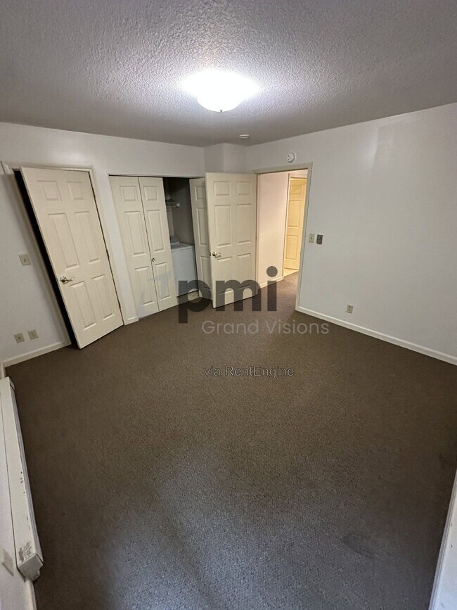 Building Photo - 1308 Arthur Ave