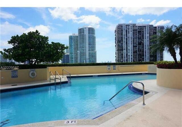 pool area - 2475 Brickell Ave