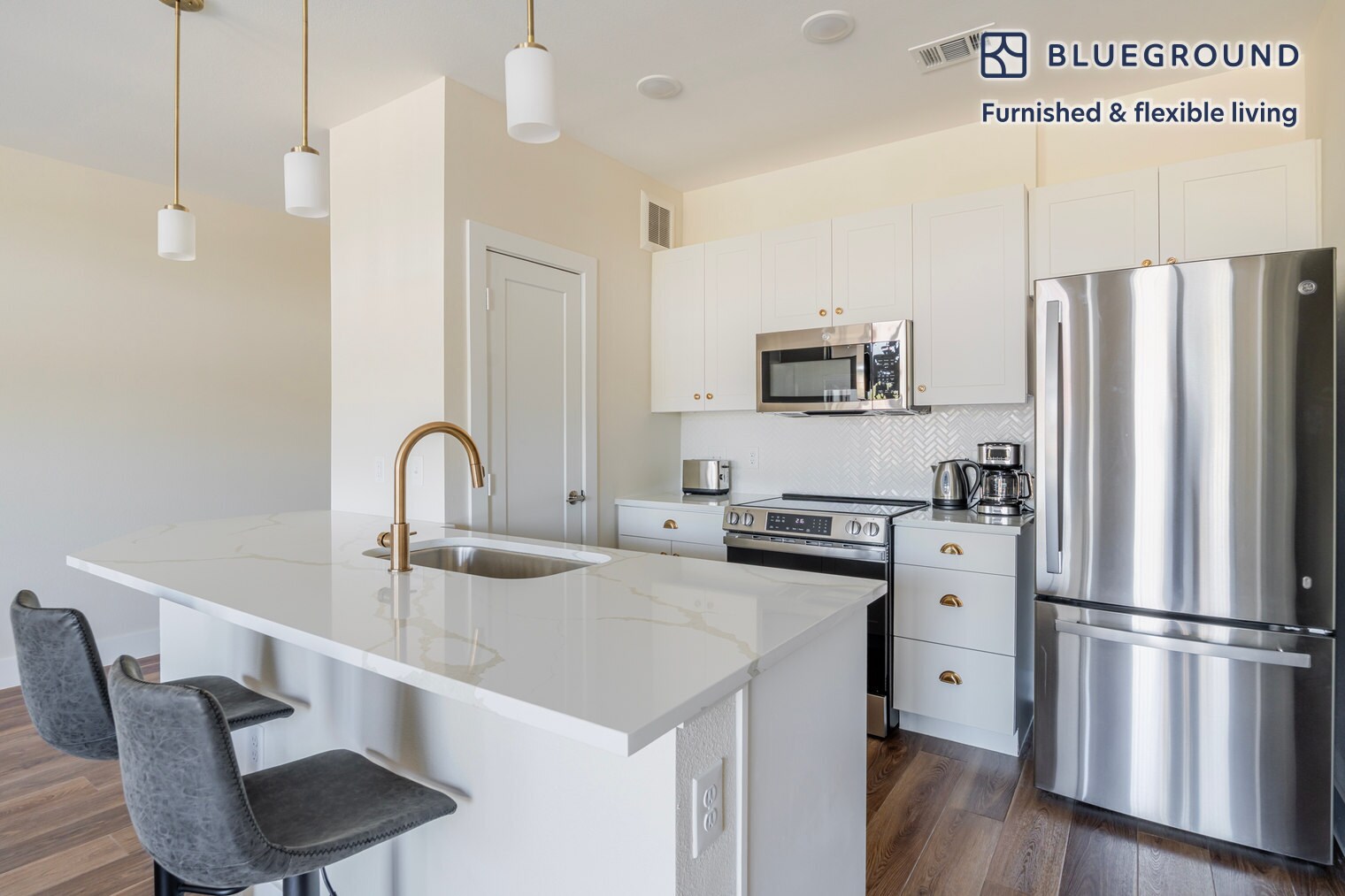 Building Photo - 1501 W Howard Ln