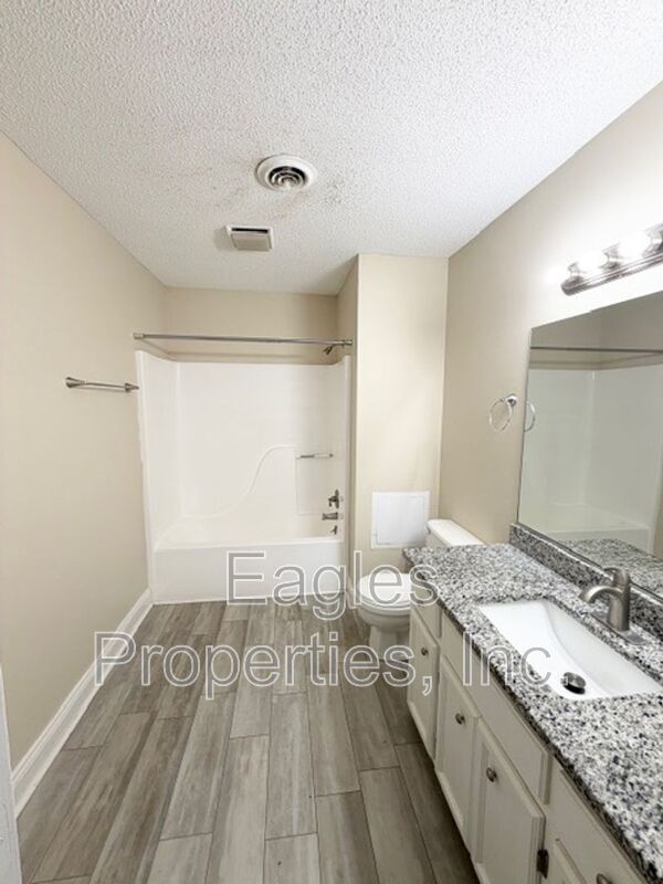 Building Photo - 242 N Marion Dr
