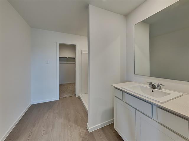 Building Photo - 1813 Equine Retreat Wy