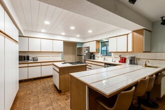 Building Photo - 68 Klamm Pk