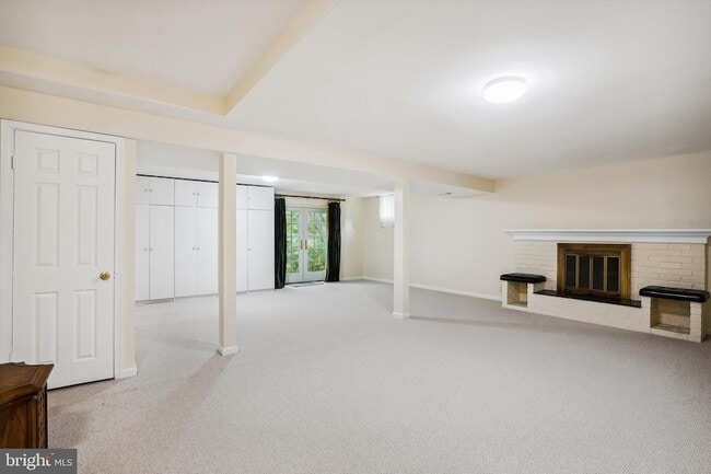 Building Photo - 9708 Locust Hill Dr