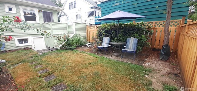 Building Photo - 4Bd/1.5Ba Seattle House