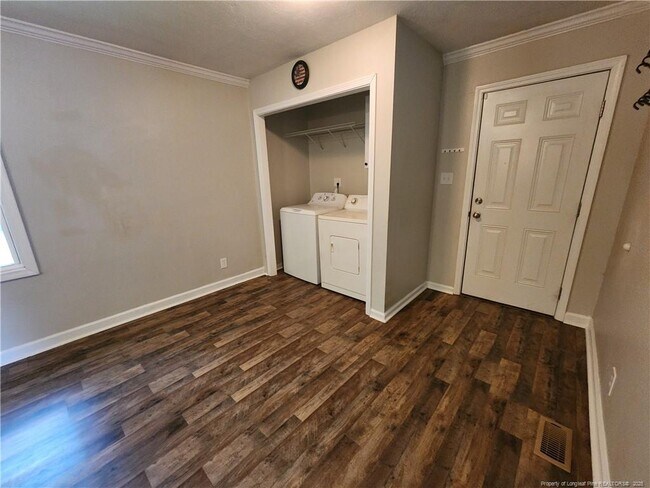 Building Photo - 6493 Tarrytown Rd
