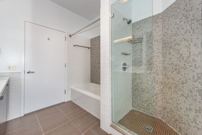 Building Photo - 232 Pavonia Ave