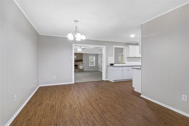Building Photo - 5904 Emerson Dr