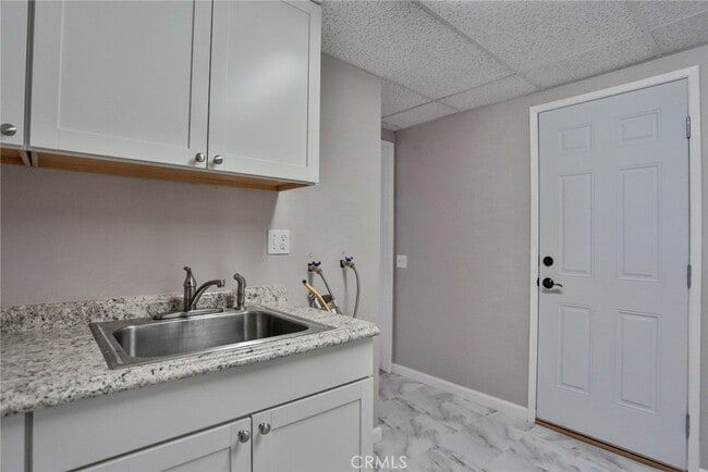 Building Photo - 16862 Coach Ln