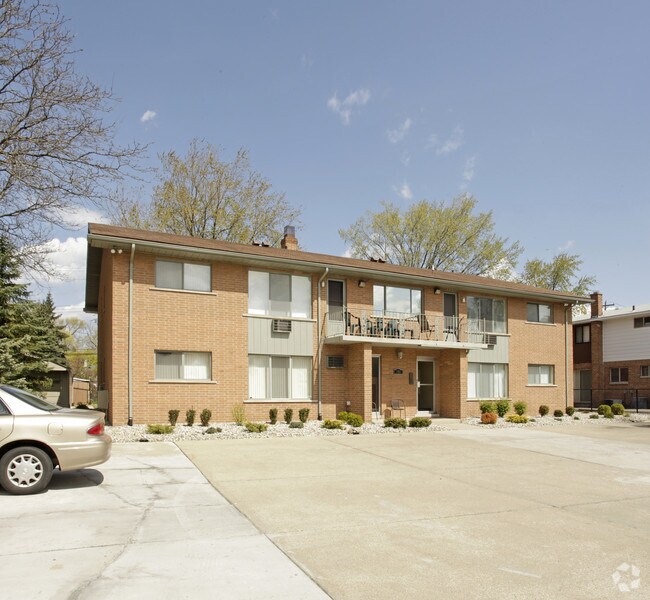 540 W 14 Mile Rd Clawson, MI Apartment Finder