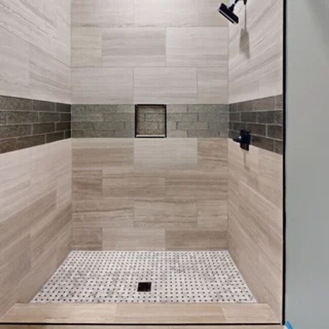 Building Photo - 8BR/6BA Near UTK | $1,290/Bedroom plus $30...